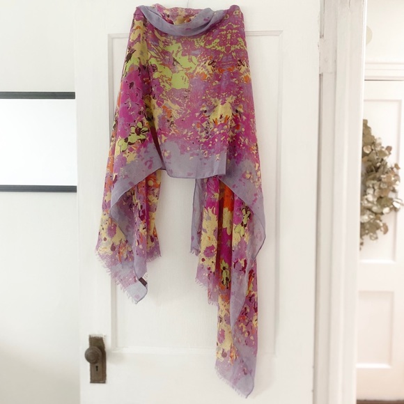 Echo Floral Large Scarf - Picture 3 of 3